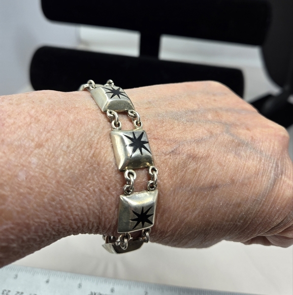 Taxco Mexico 925 Vintage Sterling Silver Strength Black Onyx Star Link Bracelet - Picture 8 of 9